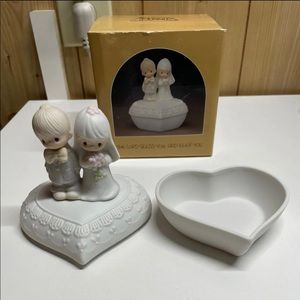 Precious Moments  E7167 "The Lord Bless You And Keep You"  Dove mark